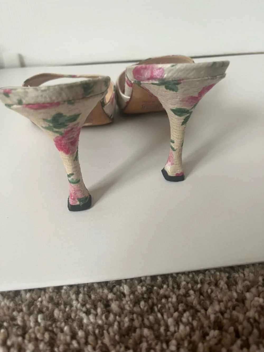 Manolo Blahnik Cream Slip-On Mules with Pink Floral Print - Picture 3 of 4